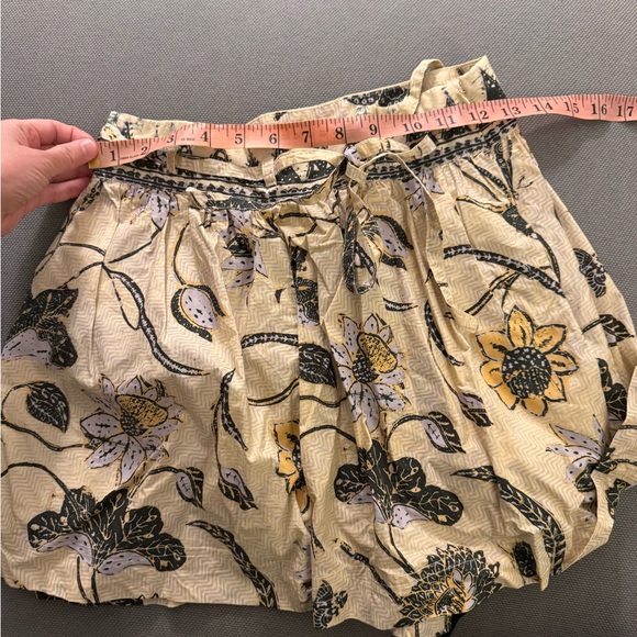 Ulla Johnson Rowan Shorts in Lemon Balm print - Picture 5 of 5